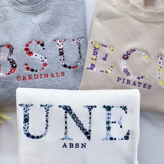 Sweat-shirt brodé personnalisé avec lettres et fleurs pour la rentrée scolaire